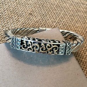 listing-status-banner